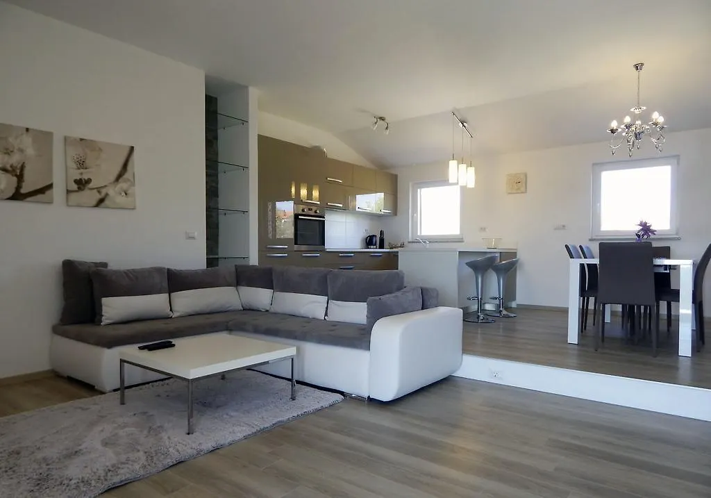 Apartments Villa Bacio Umag Croatia