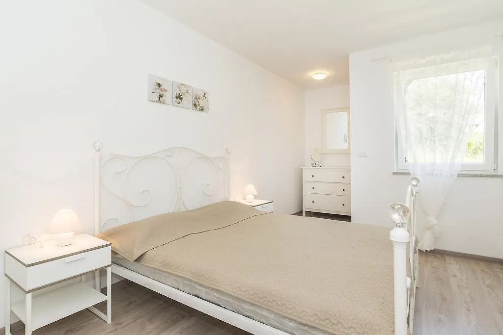 Apartments Villa Bacio Umag 0*,  Croatia