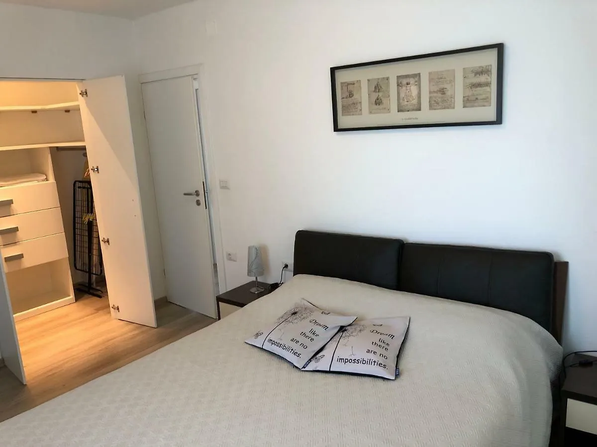 Apartments Villa Bacio Umag 0*,  Croatia